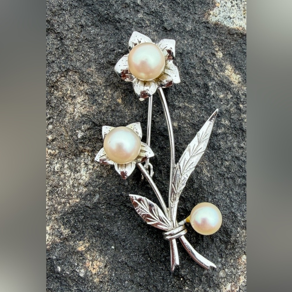Sterling Silver & Pearl Flower Brooch